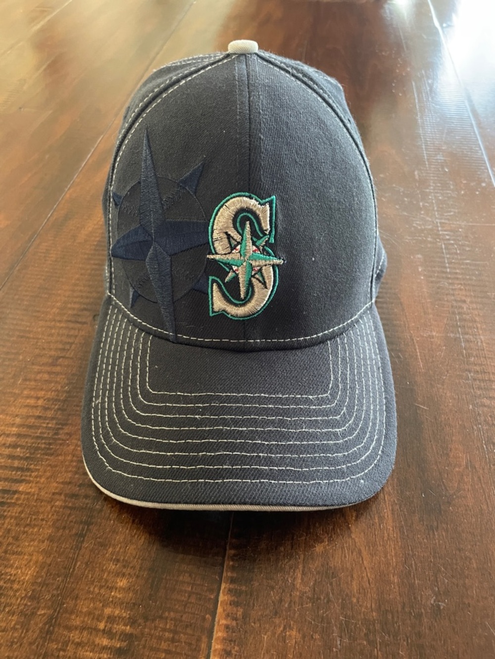 New Era Seattle Mariners Navy Baseball Cap with Teal & Gray Logo